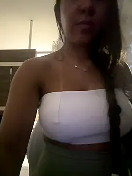 isadoraporto online show from December 22, 9:40 pm