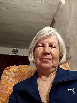 KlaudiaDarling online show from April 18, 1:41 am