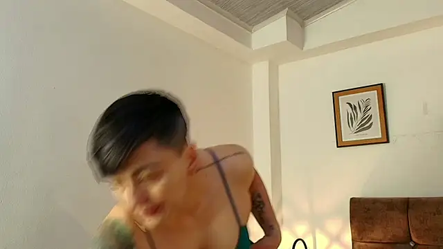 kat paradise online show from April 18, 11:56 am