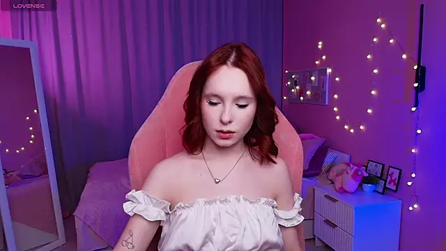 Haya Harareet online show from March 25, 7:33 am