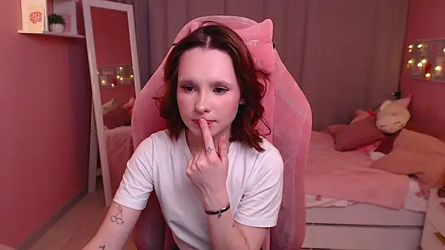 Haya Harareet online show from February 10, 1:08 am