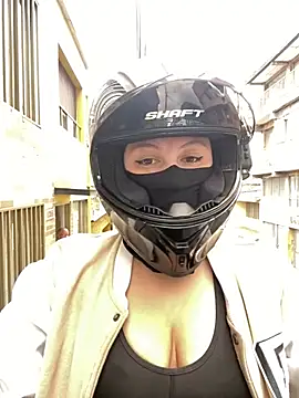 Scarlet auraa online show from February 24, 9:13 pm