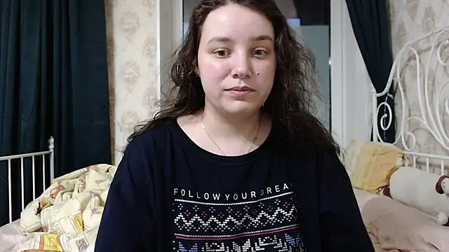 AmazingAllice online show from February 8, 3:05 pm