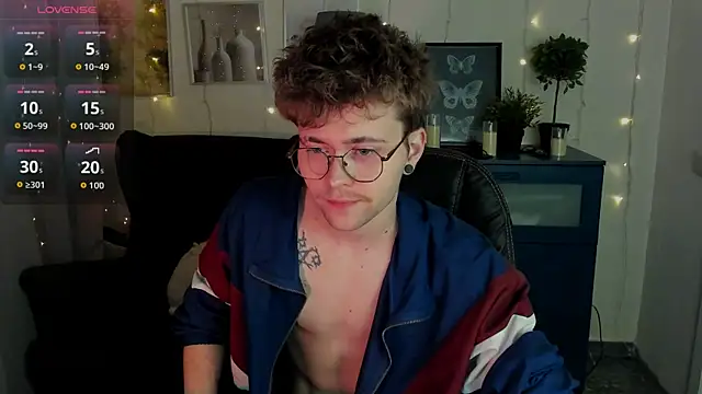 Tomas Norton online show from March 26, 2:41 pm