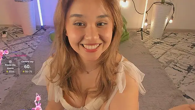 larabae online show from February 4, 8:01 pm