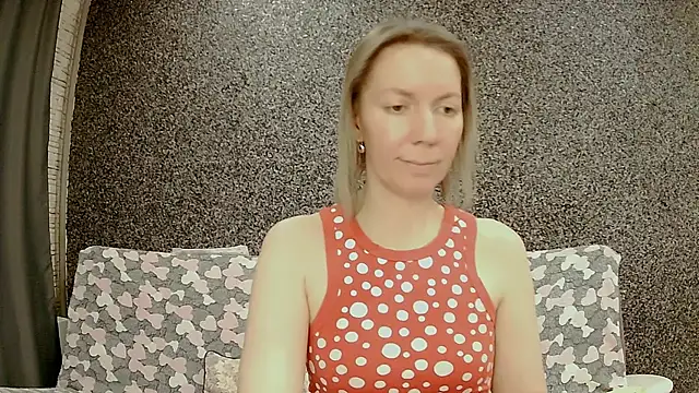 Amanda Luxe online show from January 12, 4:07 am