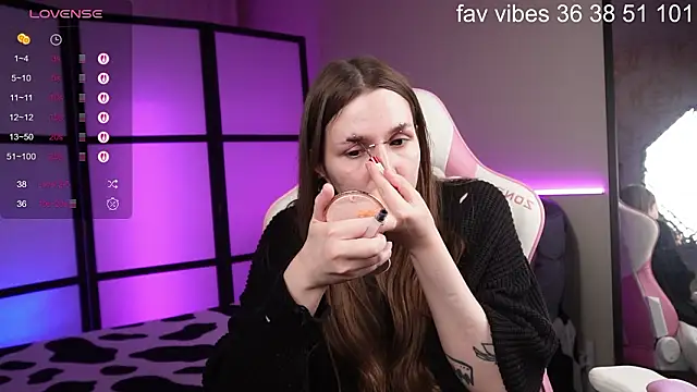 Alice Goth online show from March 18, 1:49 pm