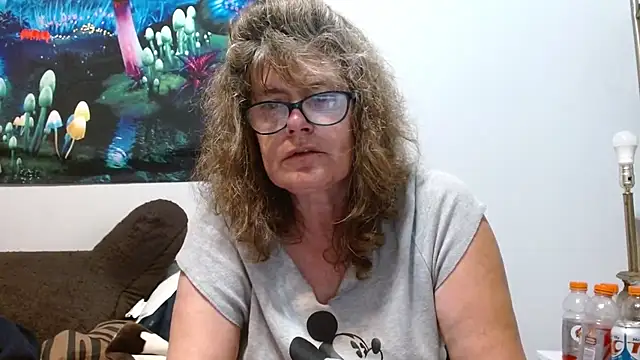 Snapshot of ladylavende3 chatting on October 5, 7:24 am ladylavende3 online show from October 5, 7:24 am