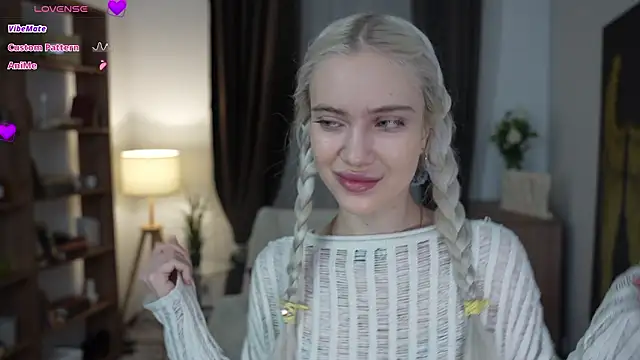 KristalCrowner online show from March 15, 7:27 pm