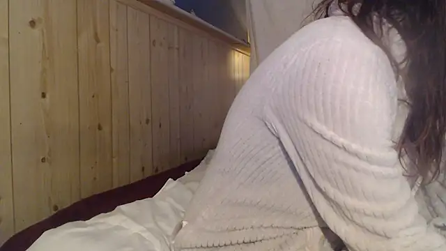 saraswirls69xh online show from April 14, 1:22 pm