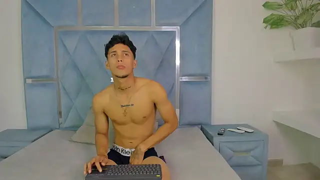 aishaxht online show from May 27, 4:20 am