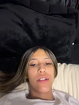 vicky bass  online show from April 5, 12:42 am