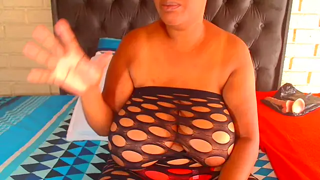 MISSJY online show from April 21, 7:04 am