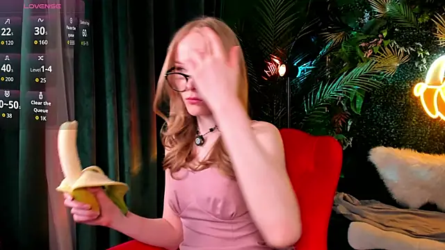 Shadow Gray online show from March 27, 5:46 pm