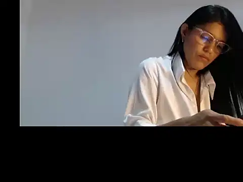 Elizabeth manzon online show from April 10, 1:28 pm