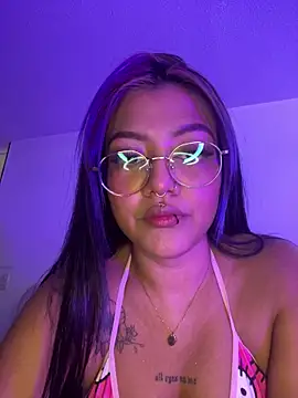 queen of you heart online show from April 2, 5:54 pm