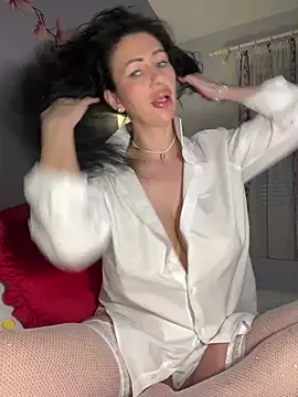 IRISWHITE17 online show from February 14, 6:37 am