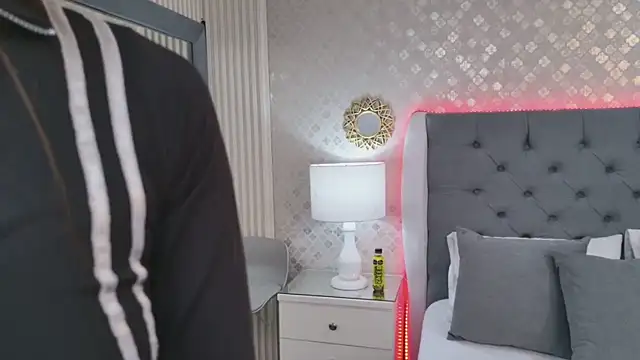 VioletFroost online show from February 7, 7:18 pm