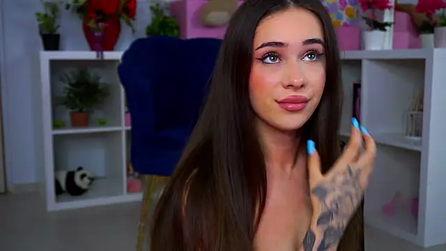 Ava Solis online show from February 6, 8:45 pm