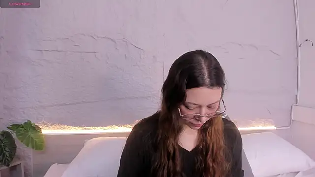 lanna 18  online show from March 17, 11:58 am