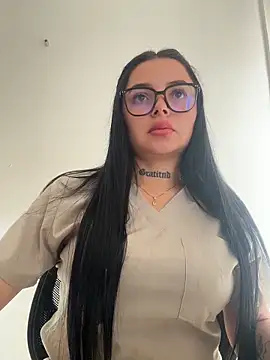 Mia  Bloom online show from May 6, 12:31 pm