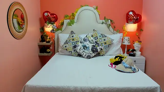 Dalila Najjar  online show from April 15, 3:01 pm