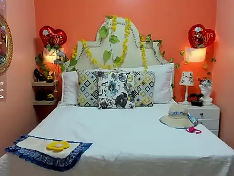 Dalila Najjar  online show from April 7, 2:41 pm