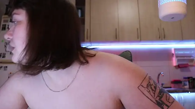 BettySquirtson online show from January 18, 4:09 am