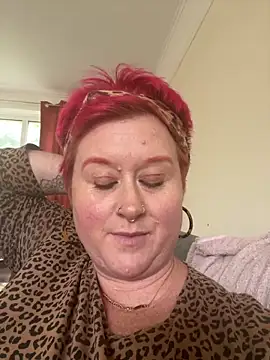 BustyRedxx online show from June 7, 4:25 pm