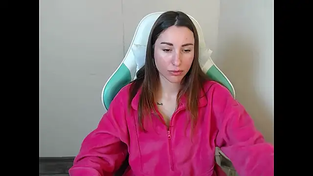 cammila horn online show from March 2, 7:15 am