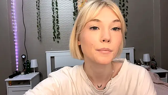 LlsabethHaze online show from February 9, 2:08 pm