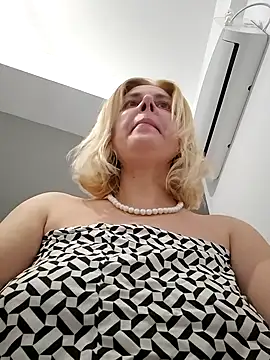 Amelia9798 online show from May 11, 5:43 pm