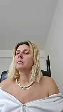 Amelia9798 online show from March 14, 7:42 am