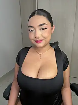 SASHASTRADA  online show from April 7, 9:17 pm