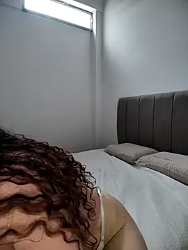 Nanucurlyxx online show from May 5, 8:23 pm