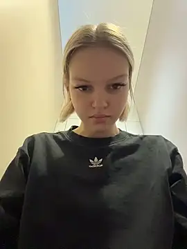 AshleyMur online show from April 15, 8:15 am