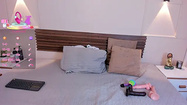 mia gold  online show from March 25, 7:06 pm