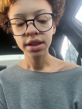 jojosbizarrelyf online show from March 13, 1:56 pm