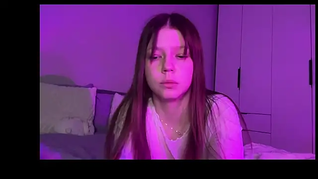 karalinhks online show from March 8, 7:40 pm