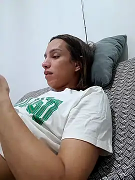 ofjuliaa online show from February 23, 2:01 am