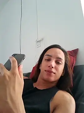 ofjuliaa online show from April 17, 1:13 pm