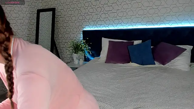 desiree doll online show from February 9, 1:19 am