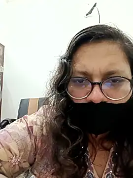 piryasharma005 online show from January 11, 7:41 pm