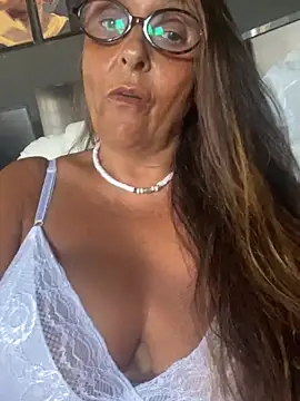 Annalua73 online show from February 7, 6:45 pm