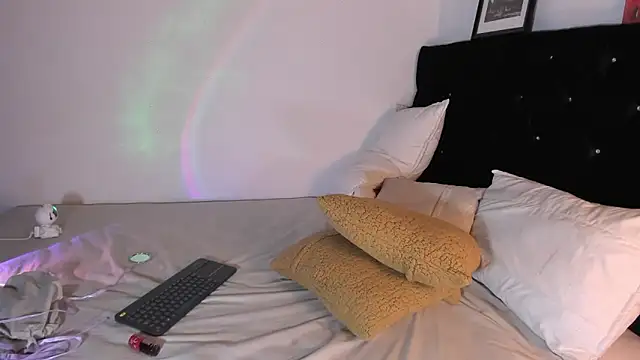 zoe siren online show from April 29, 4:59 am