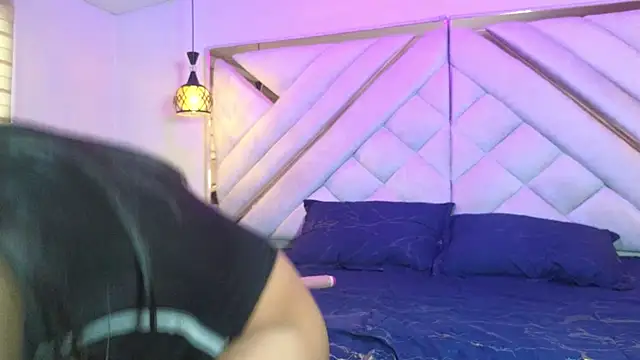 zoevg online show from February 12, 12:29 pm