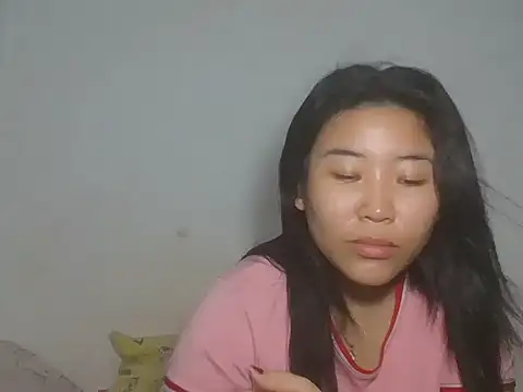 Zyeiii online show from April 12, 6:11 pm