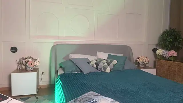  SilkyShadow  online show from March 28, 1:05 am