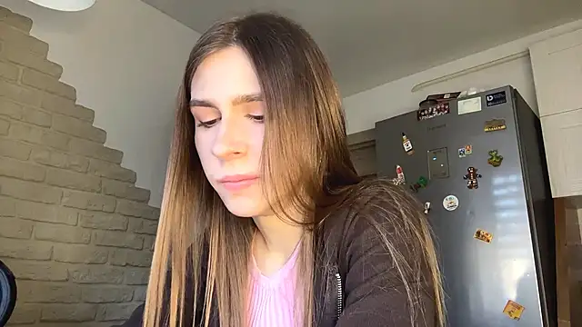 ElsieKuhlmann online show from March 15, 5:31 am