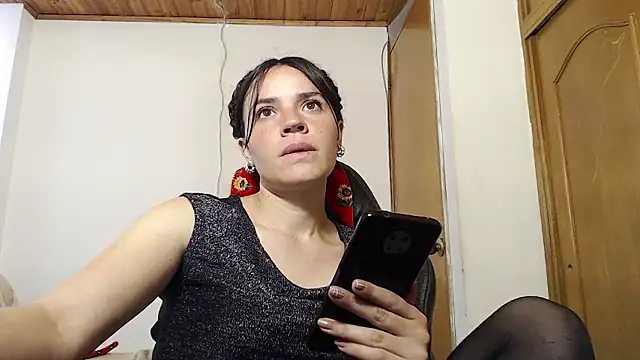 Shanel Lozano online show from January 12, 6:46 pm